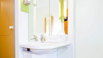 Double Room, 1 Double Bed | Desk, soundproofing, free WiFi, bed sheets