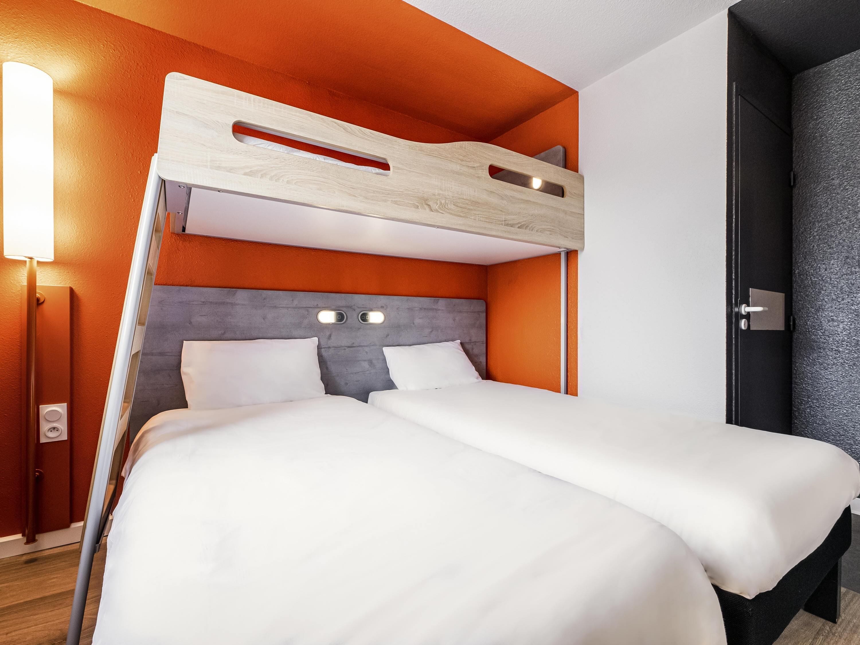 Premium bedding, desk, soundproofing, free WiFi