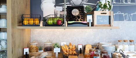 Daily buffet breakfast (EUR 7.8 per person)