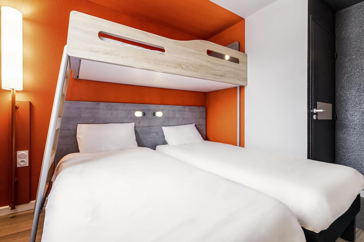 Twin Room, 2 Single Beds