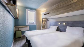 Chambre avec lits jumeaux, 2 lits une place | Literie de qualité supérieure, bureau, chambres insonorisées