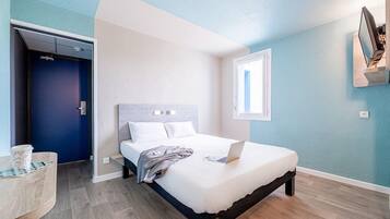 Ropa de cama de alta calidad, escritorio, insonorización y wifi gratis