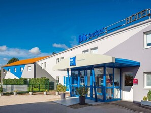 Exterior - ibis budget Nuits Saint Georges (Nuits-Saint-Georges)