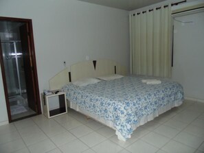 Minibar, desk, blackout curtains, free WiFi - Hotel Solar das Mangueiras (Barreiras)