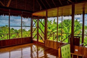 客房内保险箱、折叠床/加床(额外收费)