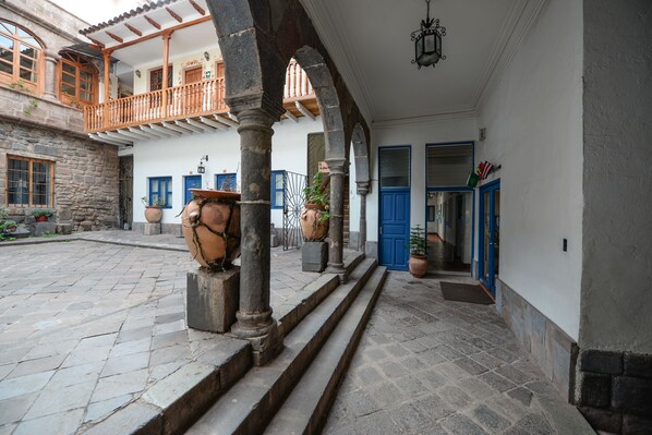 Property entrance - Yabar Hotel Plaza (Cusco)