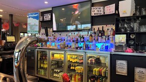 酒吧（店内）