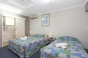 Iron/ironing board, free WiFi, bed sheets - Tandara Hotel Motel (Sarina)