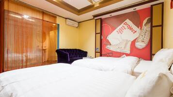 Camera Deluxe | Una scrivania, Wi-Fi gratuito