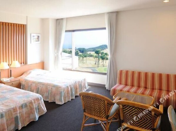 Lit de bébé (gratuit), accès à Internet câblé (inclus)