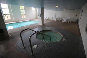 Indoor spa tub