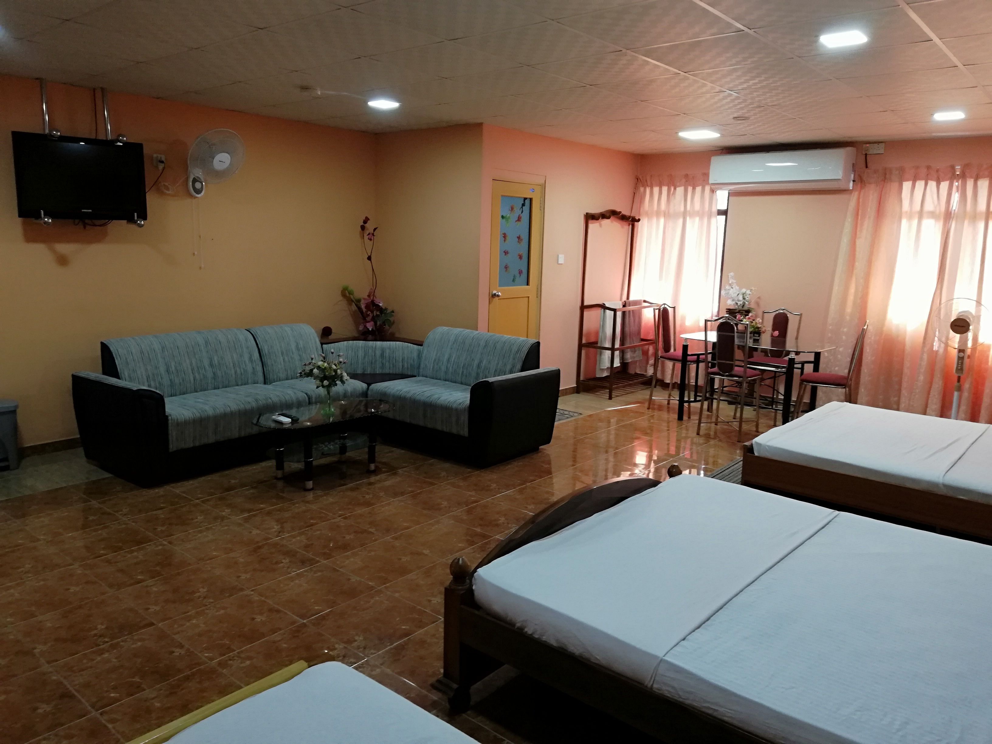 Deluxe Family Room | Living area | 30-inch LED TV with satellite channels