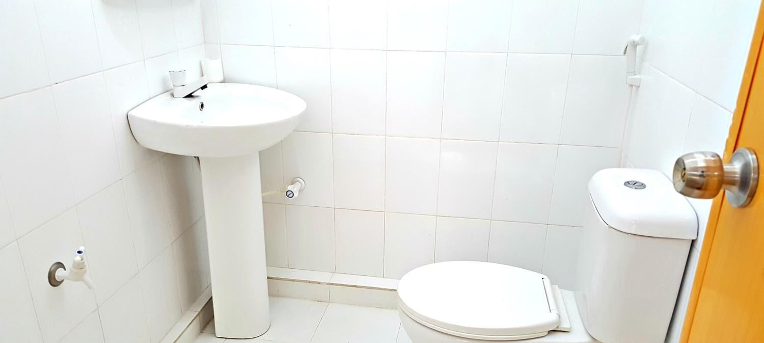 Shower, free toiletries, bathrobes, bidet