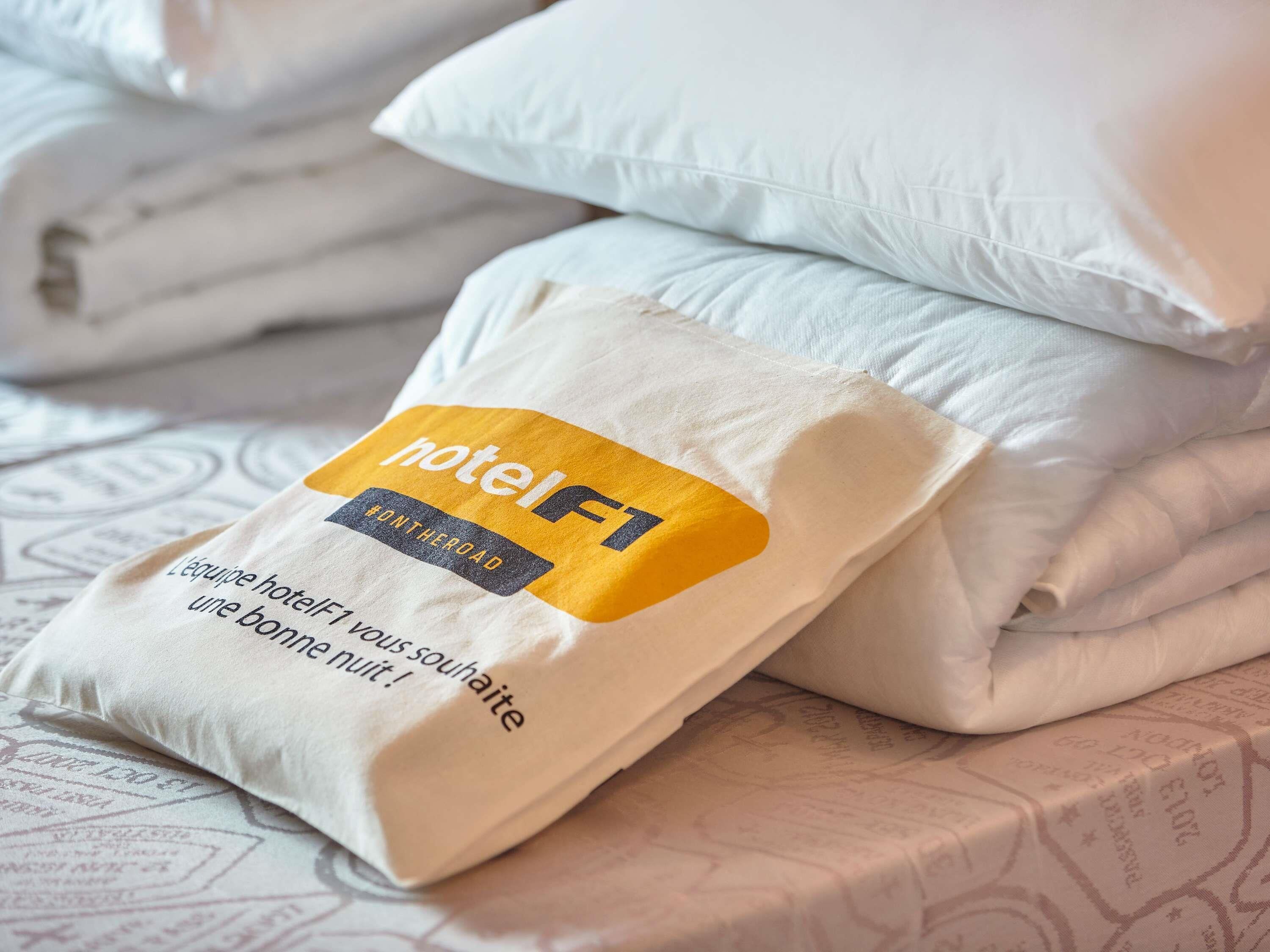 Chambre, 3 lits une place