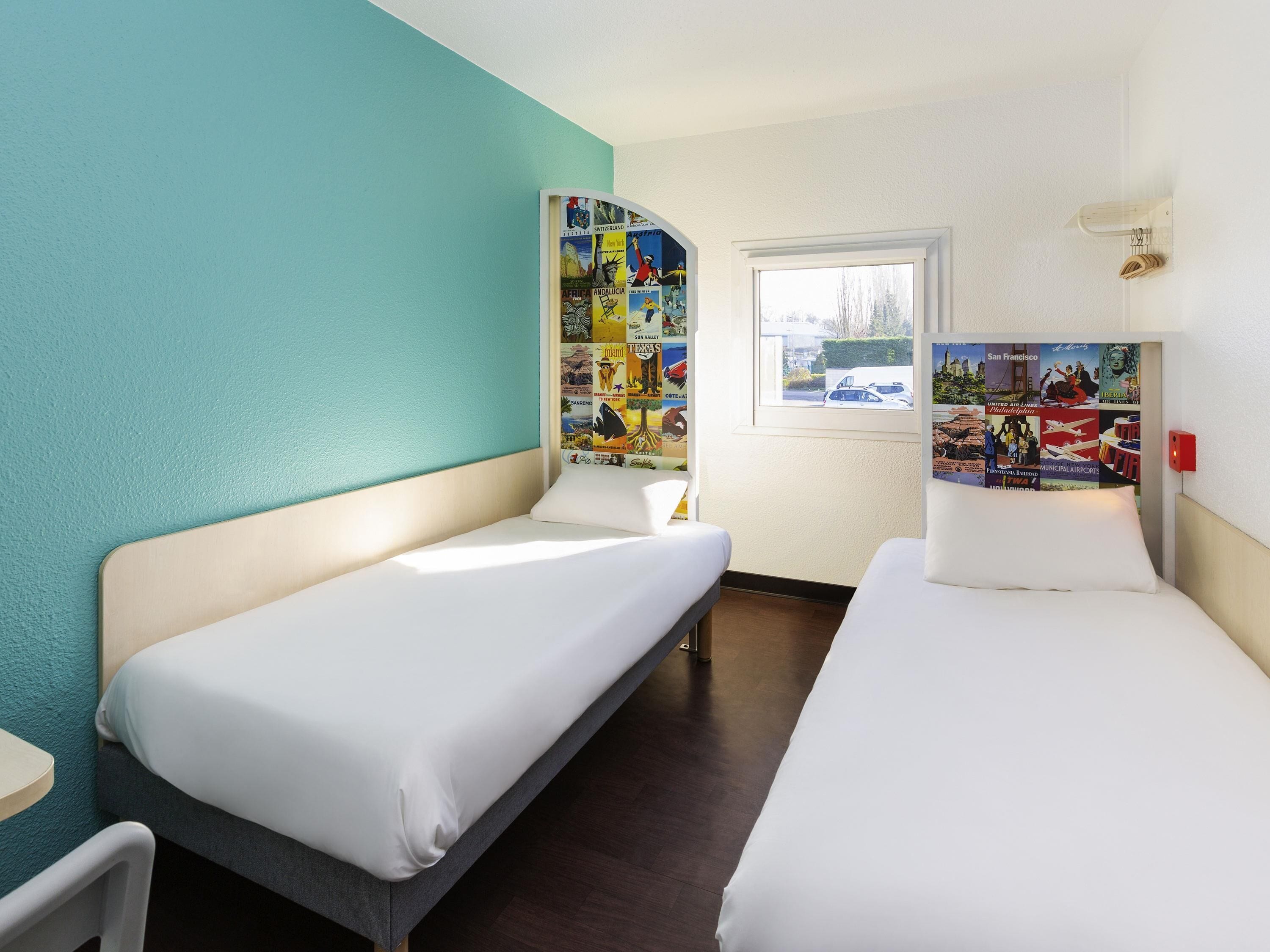 Room, 2 Twin Beds | Desk, free WiFi, bed sheets