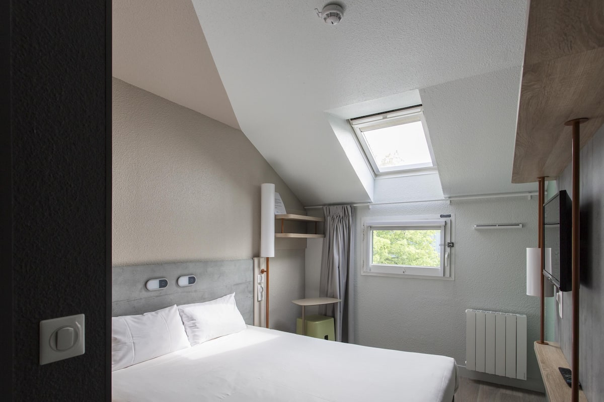 Double Room, 1 Double Bed | Desk, laptop workspace, blackout curtains, soundproofing