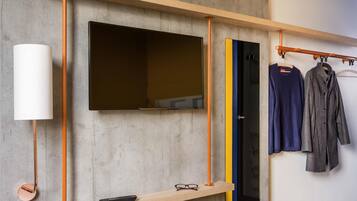 Triple Room, Multiple Beds | Desk, laptop workspace, blackout drapes, soundproofing