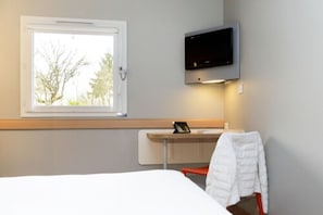 Desk, iron/ironing board, free WiFi, bed sheets