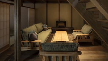 Traditional House, 3 Bedrooms, Kitchen, Garden View | Living room | Flat-screen TV