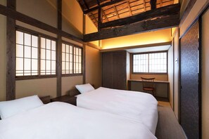 Casa tradicional, 3 habitaciones, cocina, vista al jardín | 3 habitaciones y caja de seguridad en la habitación 