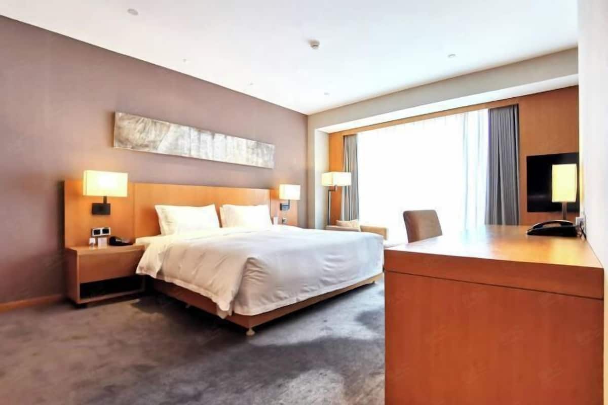 Minibar, in-room safe, blackout curtains, iron/ironing board