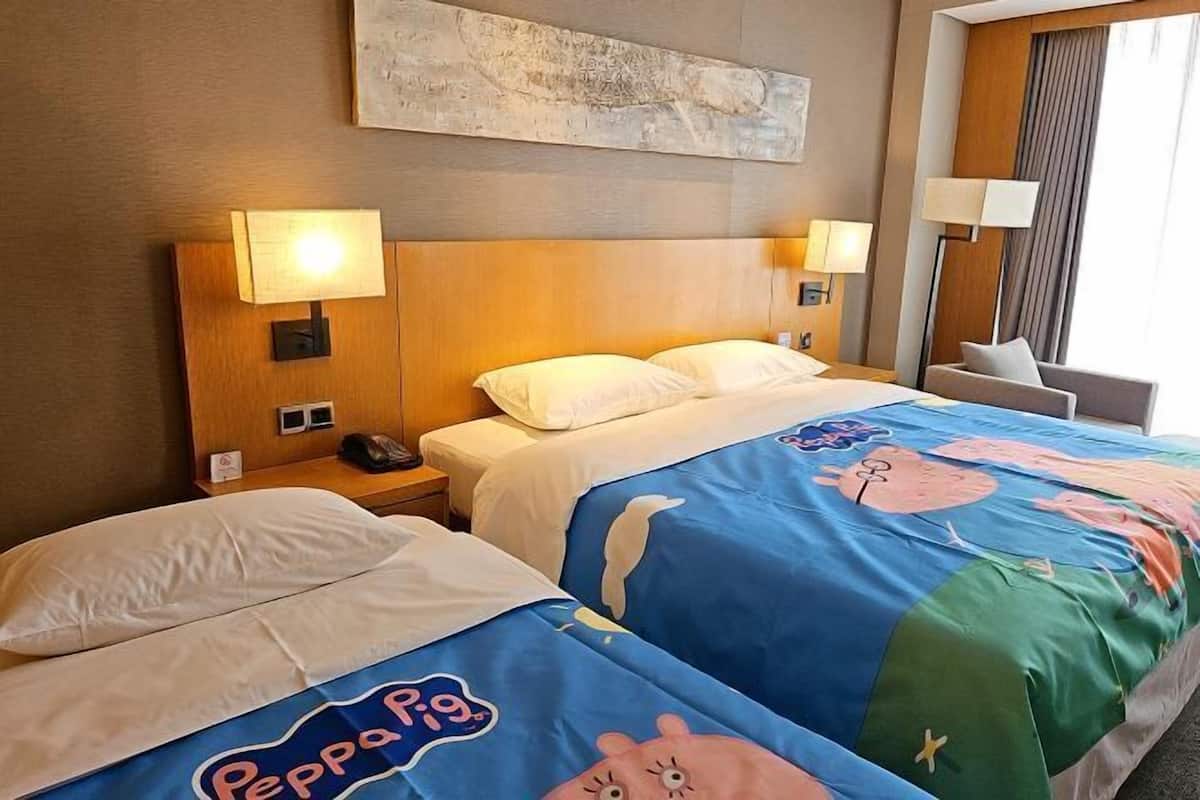 Minibar, in-room safe, blackout curtains, iron/ironing board