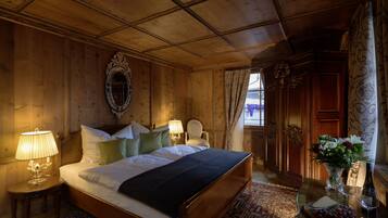 Caja fuerte, escritorio, sistema de insonorización y wifi gratis