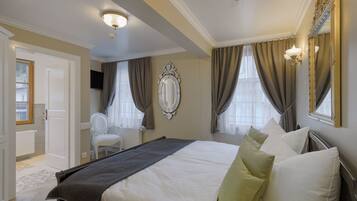 Zimmersafe, Schreibtisch, schallisolierte Zimmer, kostenloses WLAN