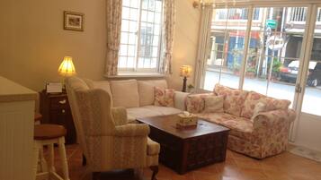 Área de estar no saguão