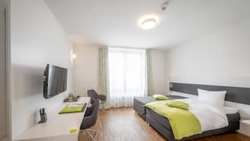 Comfort-Doppel- oder -Zweibettzimmer (Kitchenette on request) | Schreibtisch, Verdunkelungsvorhänge, schallisolierte Zimmer