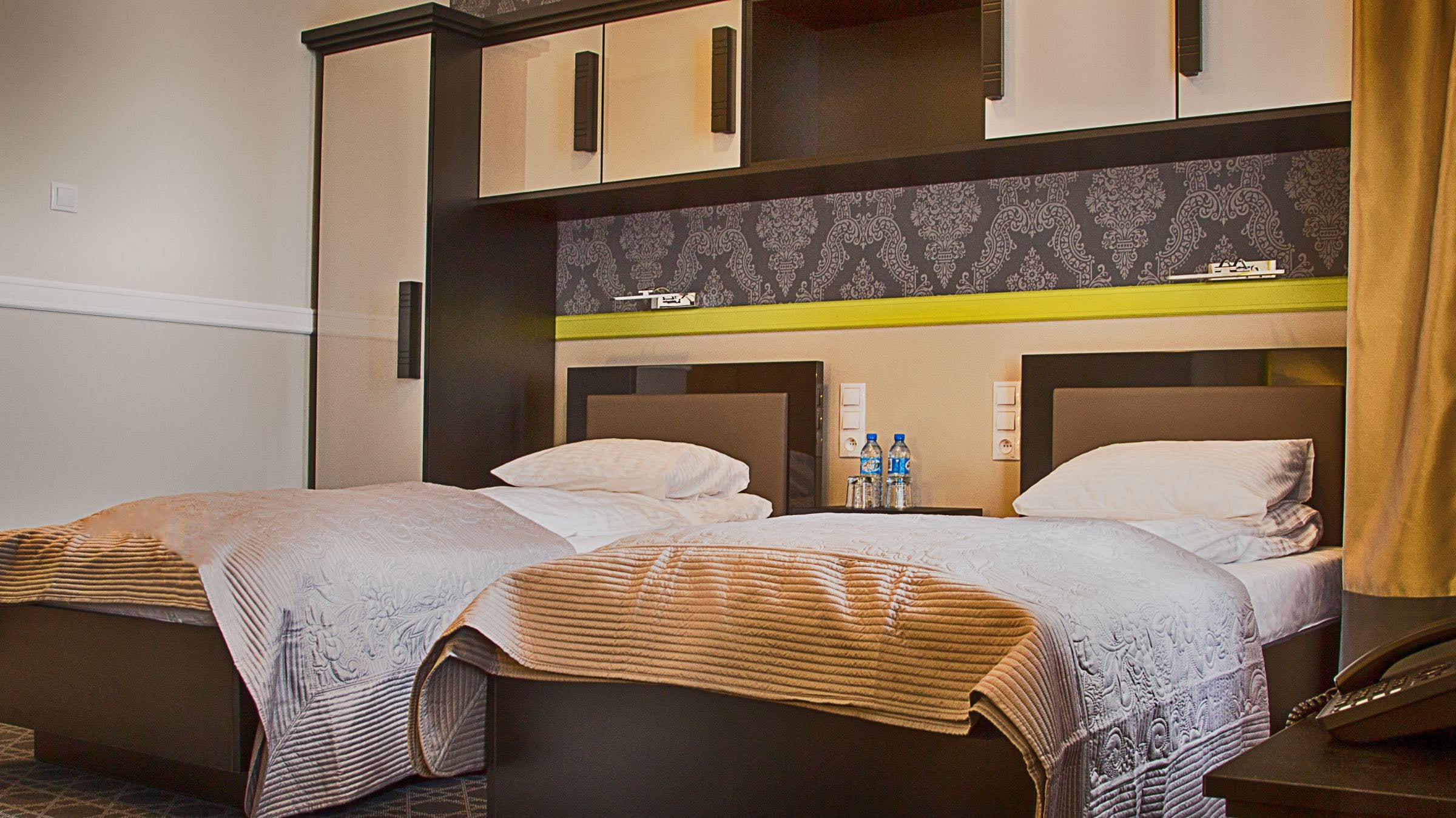 apartment (silver) | 3 bedrooms, premium bedding, in-room safe, individually decorated