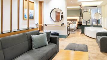King Suite with Spa Bath | 1 개의 침실, 객실 내 금고, 방음 설비, 다리미/다리미판