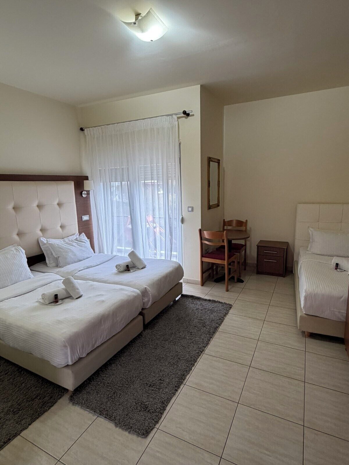 標準三人房 | 客房內保險箱、隔音、熨斗/熨衣板、免費無線上網