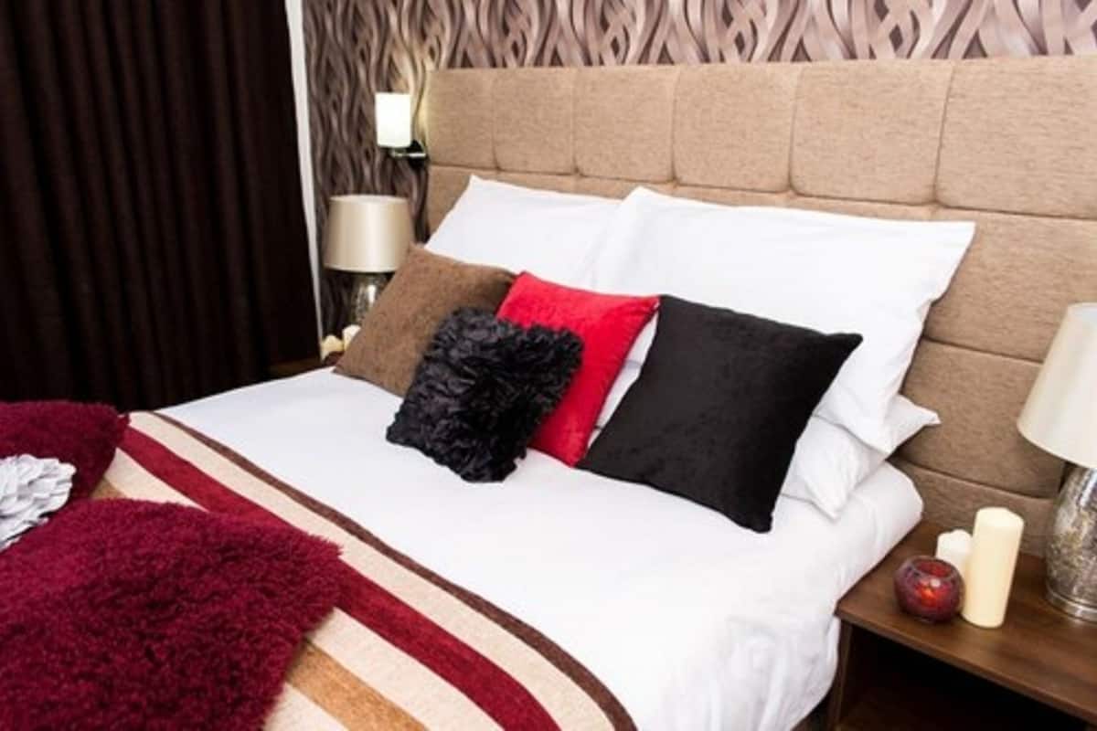 In-room safe, desk, soundproofing, iron/ironing board