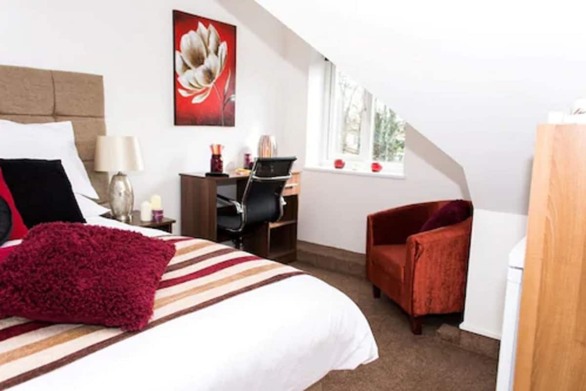 In-room safe, desk, soundproofing, iron/ironing board