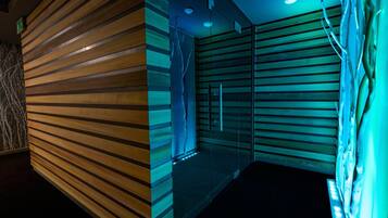 Sauna, hot tub, steam room, hot stone massages, Thai massages