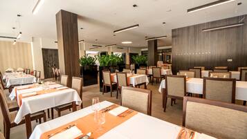 Desayuno buffet incluido todos los días
