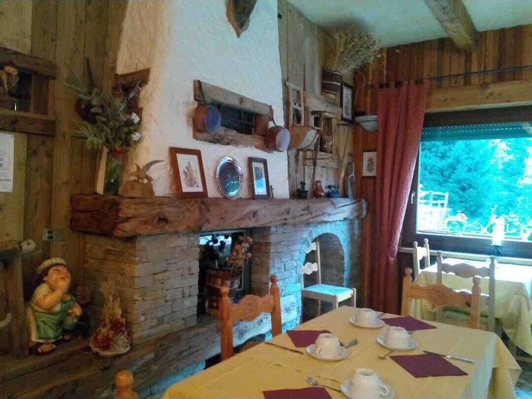 daily buffet breakfast (eur 15 per person)