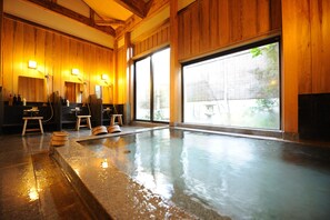 Indoor spa tub