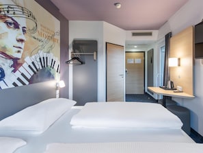 1 chambre, bureau, rideaux occultants, chambres insonorisées