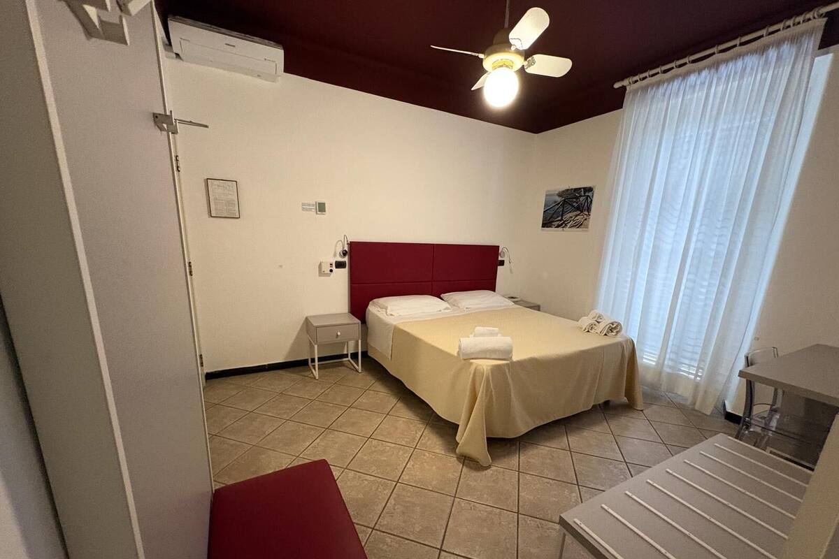 Camera matrimoniale Classic con Balcone | Minibar, in-room safe, desk, WiFi (free)