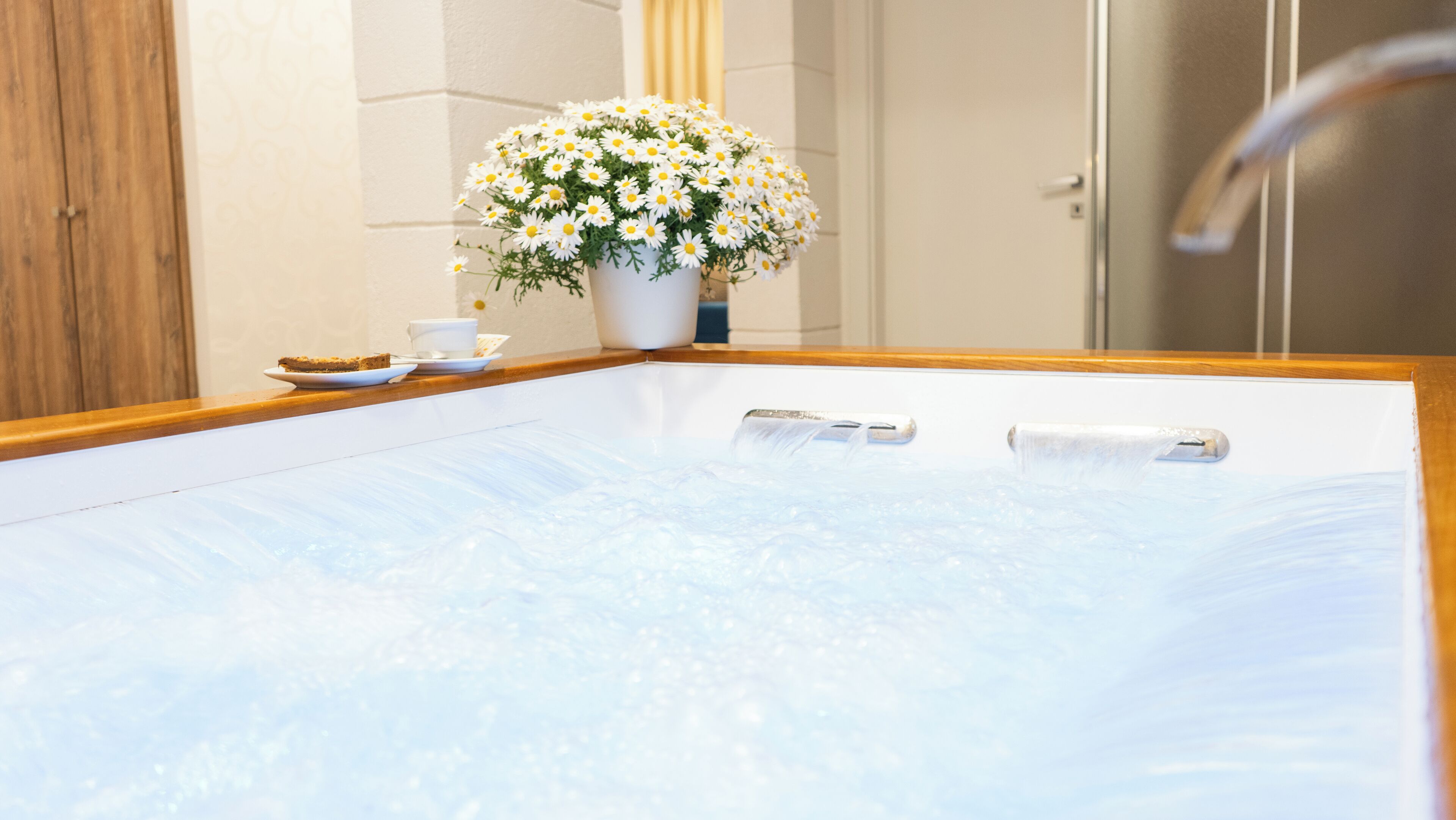 1 bedroom, premium bedding, minibar, in-room safe