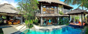 Outdoor pool, free cabanas - The Zala Villa (Canggu)
