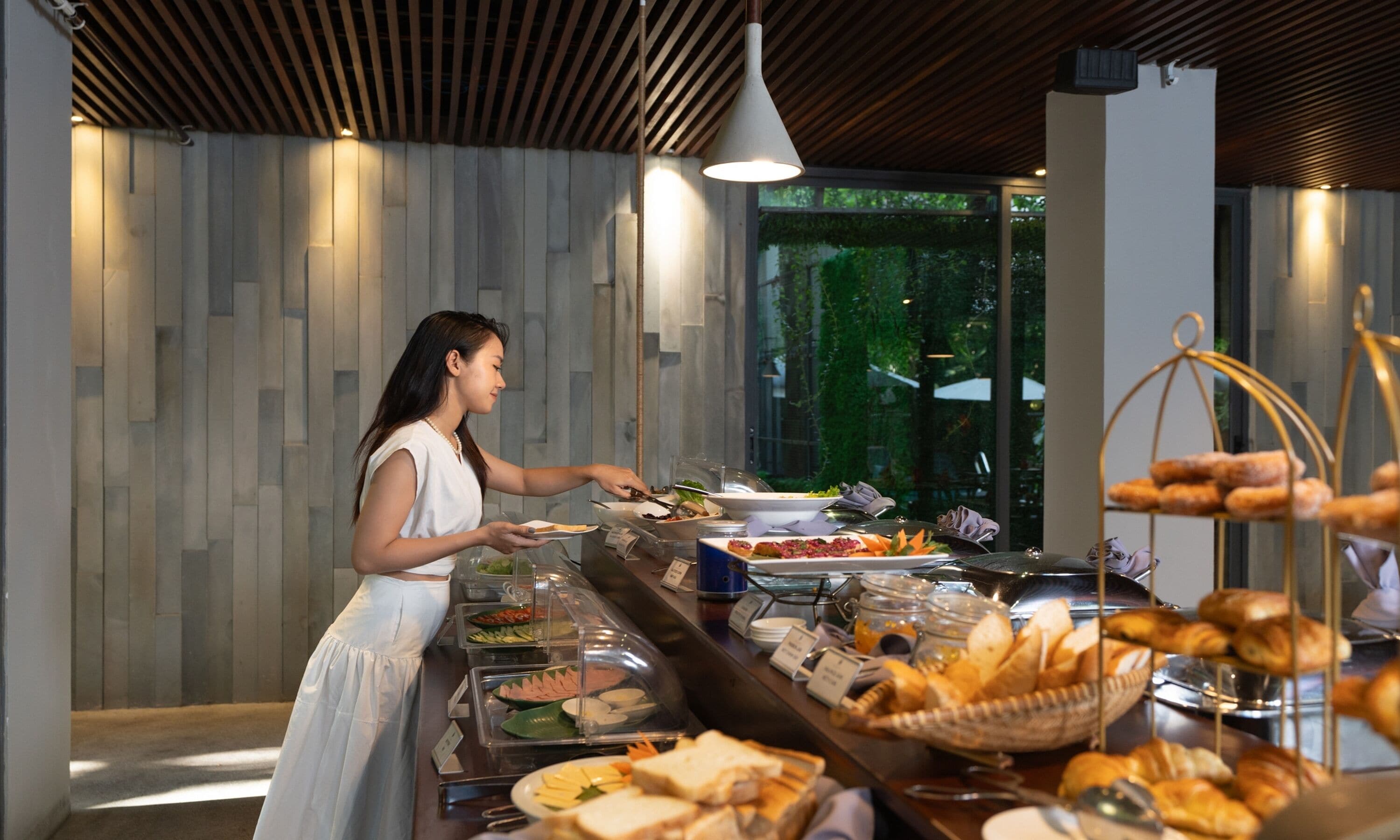 free daily buffet breakfast