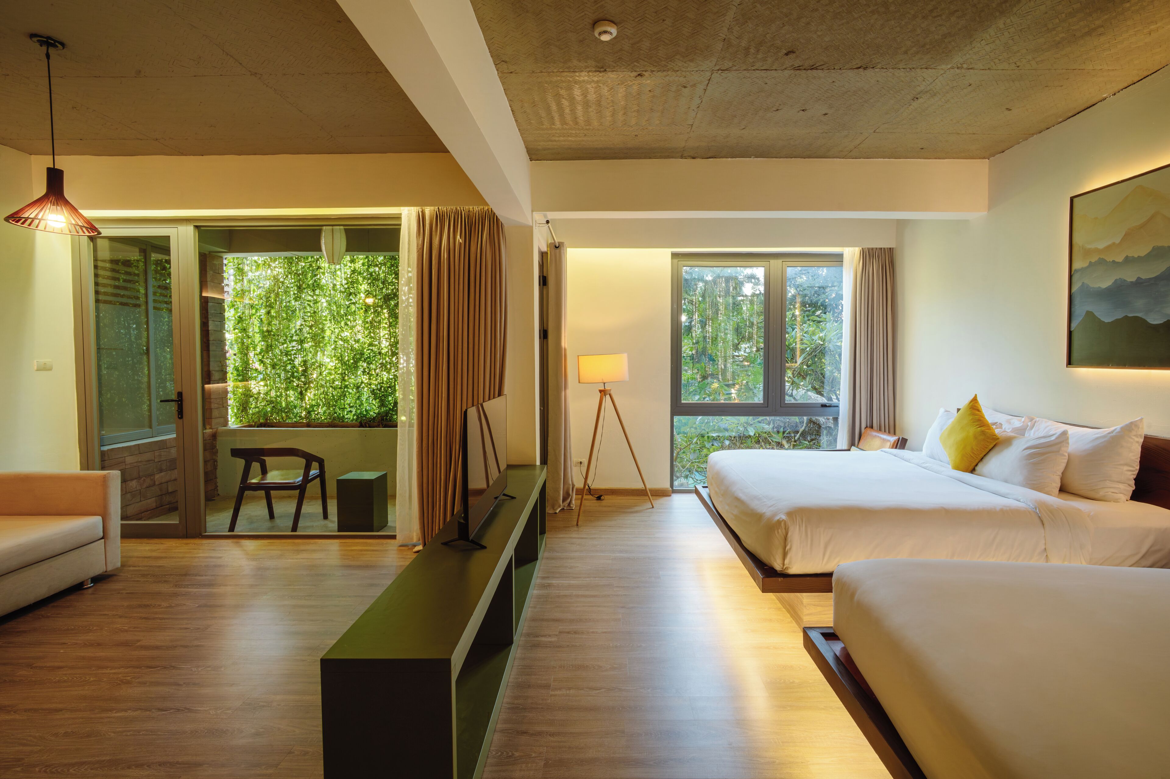 1 bedroom, premium bedding, down comforters, minibar