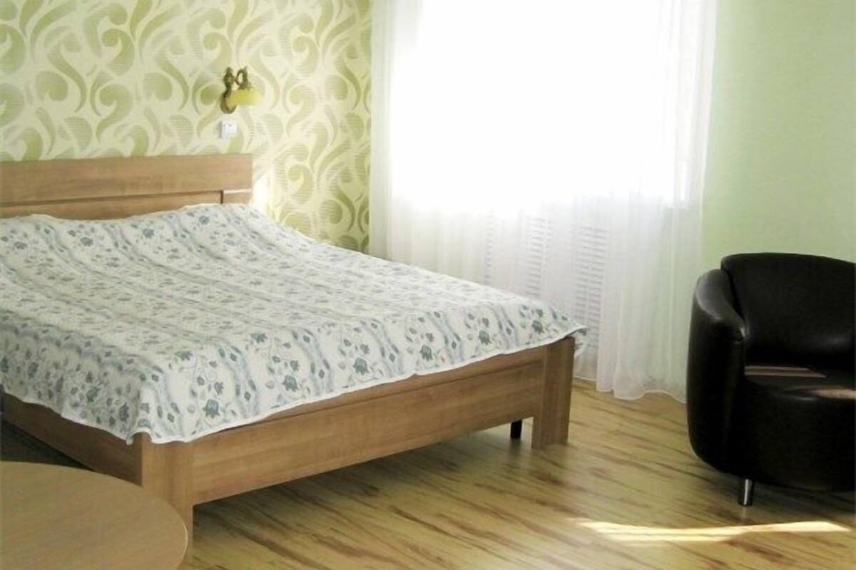 Desk, laptop workspace, iron/ironing board, free WiFi