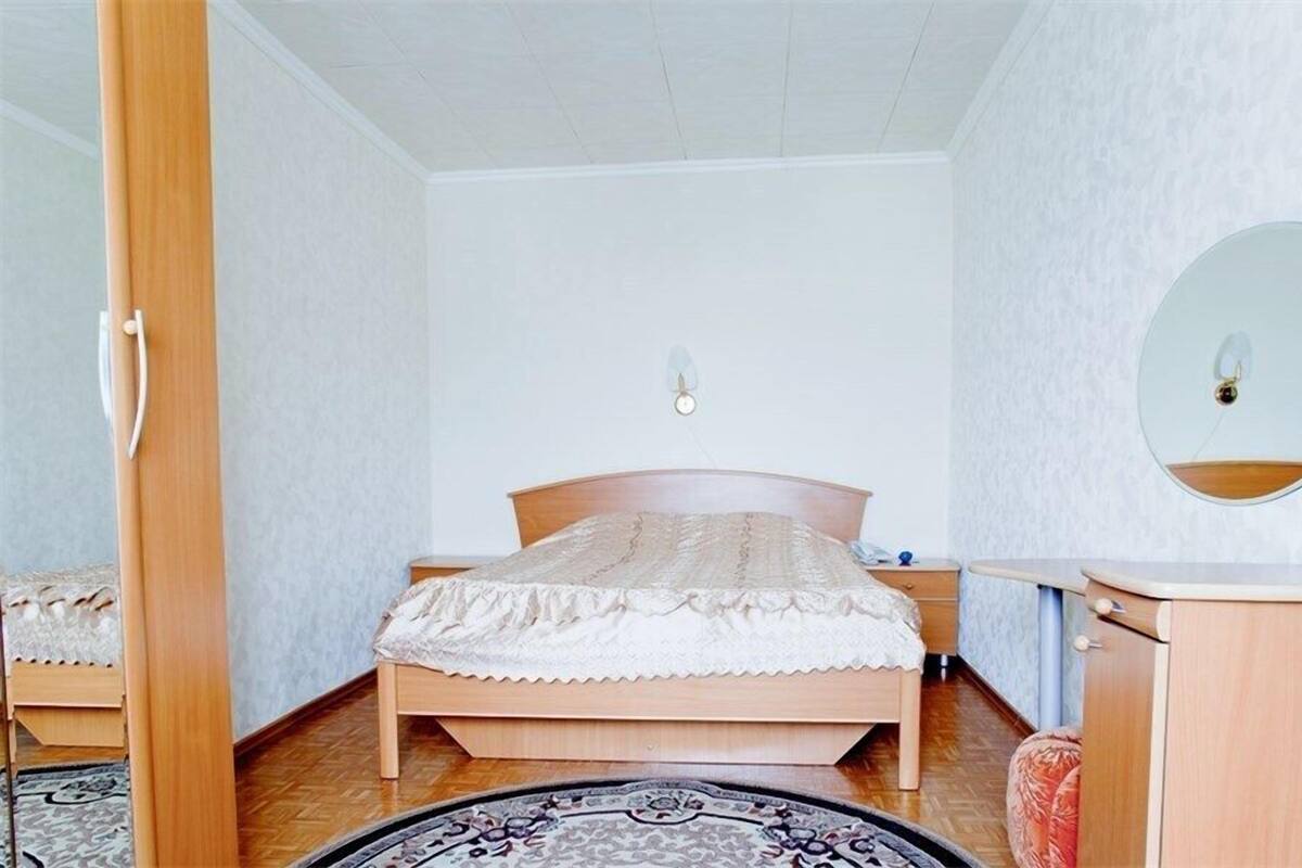 Desk, laptop workspace, iron/ironing board, free WiFi