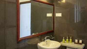 Quarto casal luxo | Banheiro | Produtos de toalete grátis, toalhas de banho