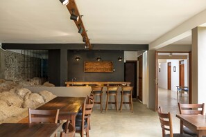 Poolside bar - Birds Park Polgahawela (Alawwa)