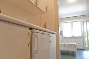 Basic Bungalow, Beach View | Laptop workspace, blackout drapes, free WiFi, bed sheets - Residence Casabianca (Fermo)